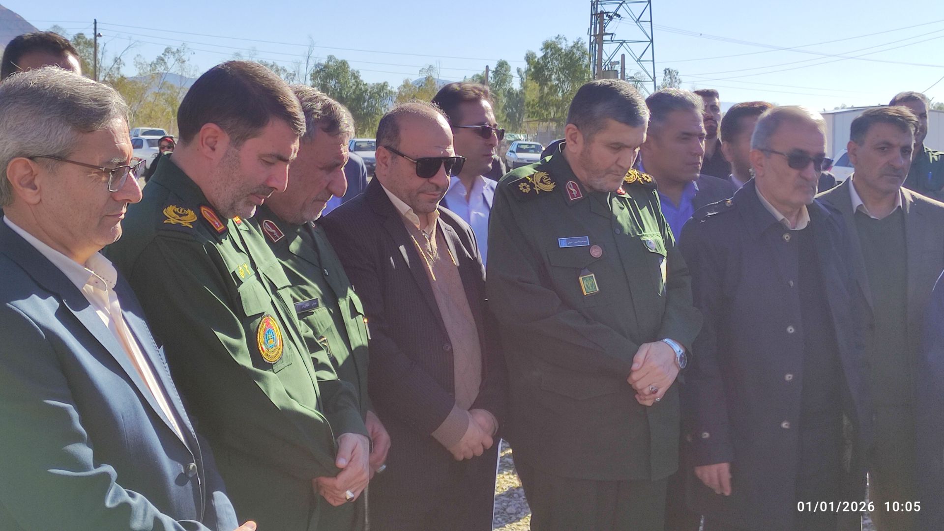 در راستای توسعه انرژی‌های نو و تحقق اقتصادمقاومتی؛کلنگ‌زنی نیروگاه‌خورشیدی با حضور فرماندهان سپاه در گچساران