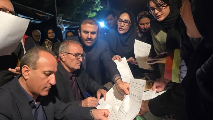 میز ارتباطات مردمی در ضیافتِ شبانه، ریشه در نجابت دارد،اینجا، گره‌ها با کلاف مهر باز می‌شوند